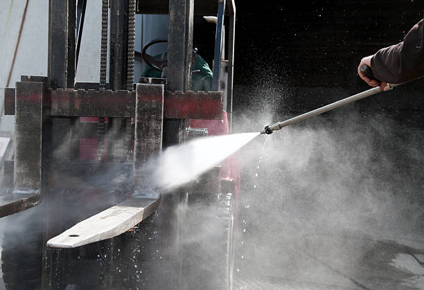 Why Choose Our Certified Pressure Washing Experts for Your Project Needs in Ferriday, LA?